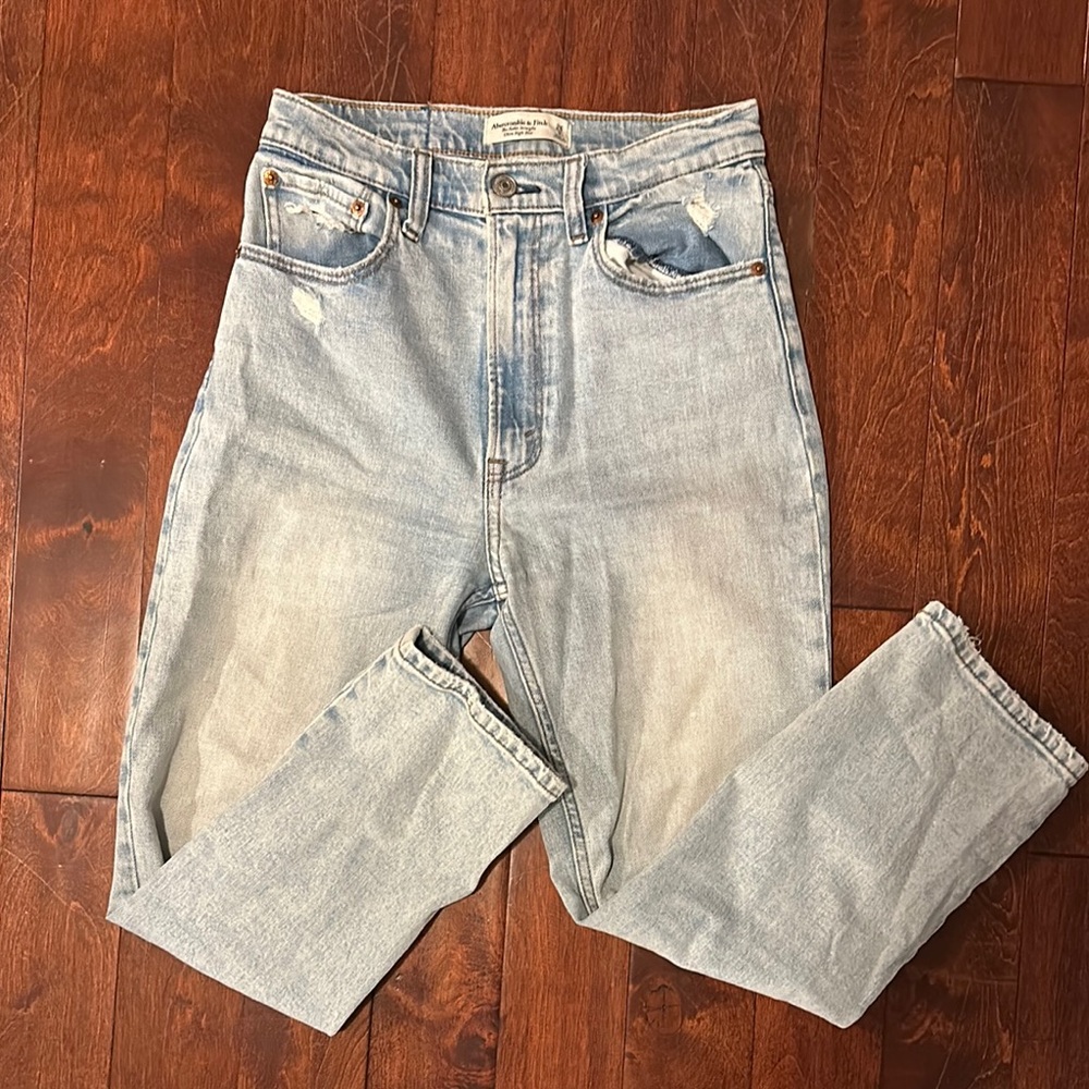 Light Blue Abercrombie High-Waisted Women's Jeans - Ankle Straight Ultra High